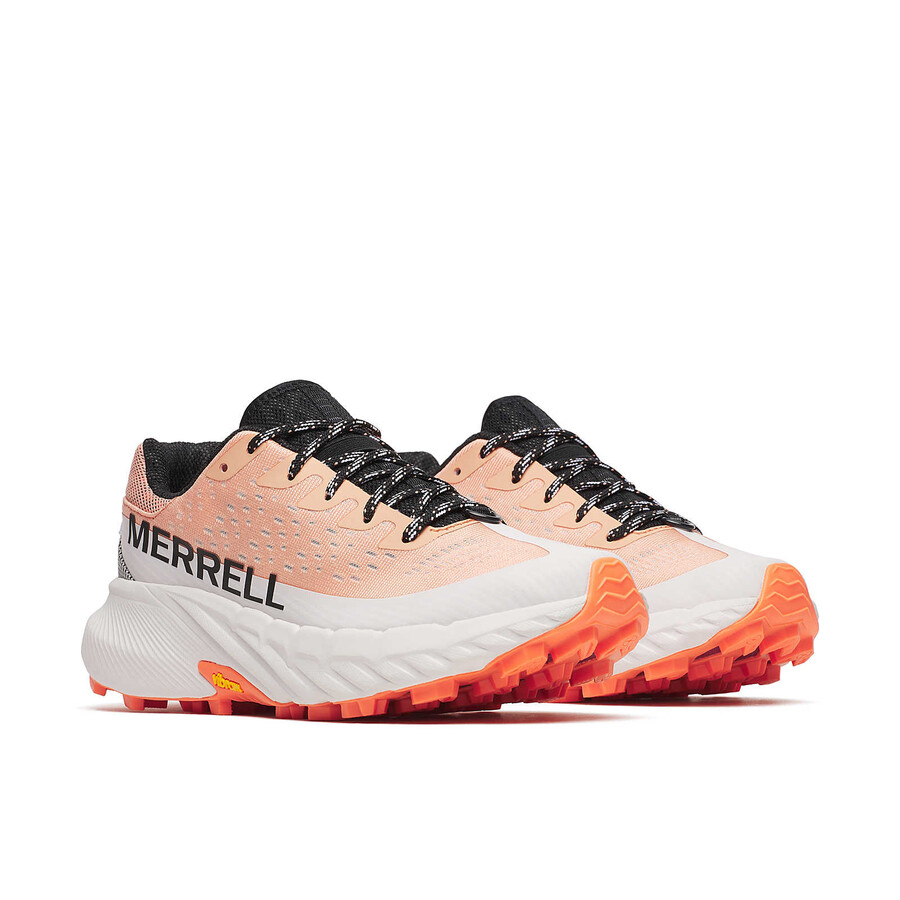 damskie buty do biegania w terenie agility peak 5 w kolorze łososiowym