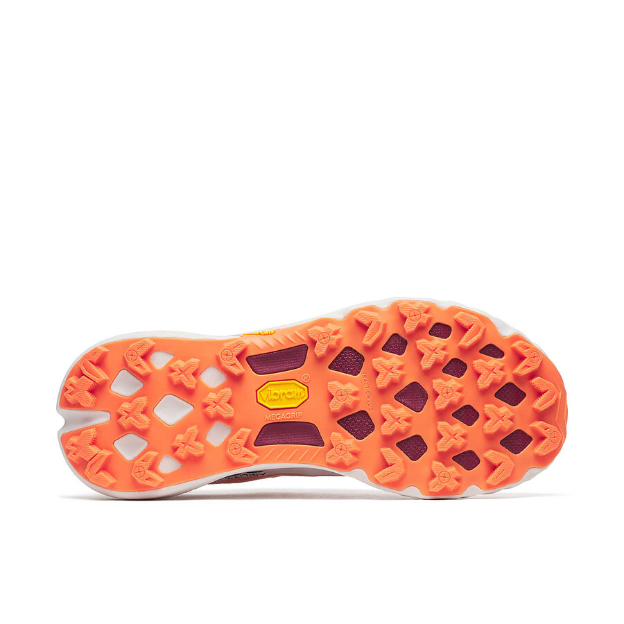 damskie buty do biegania w terenie agility peak 5 w kolorze łososiowym